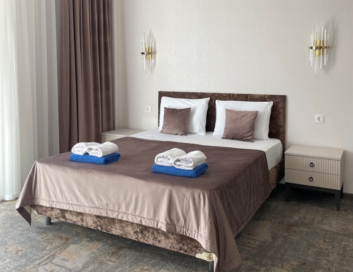 Семейный 4-местный 2-комнатный семейный (коннект) вид на горы - Отель Malibu / Малибу Гагра